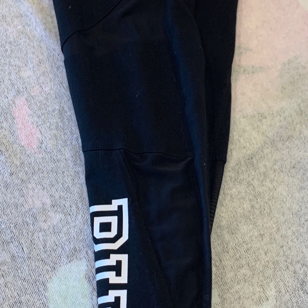 Like New Pink Victoria’s Secret Black Leggings - Picture 8 of 10